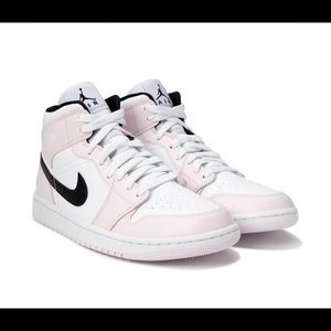 Women’s Nike Air Jordan 1 MID barely rose